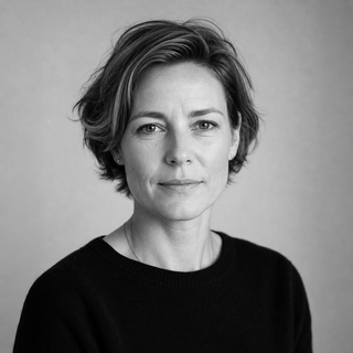 Black and white portrait of Elise Hartmann