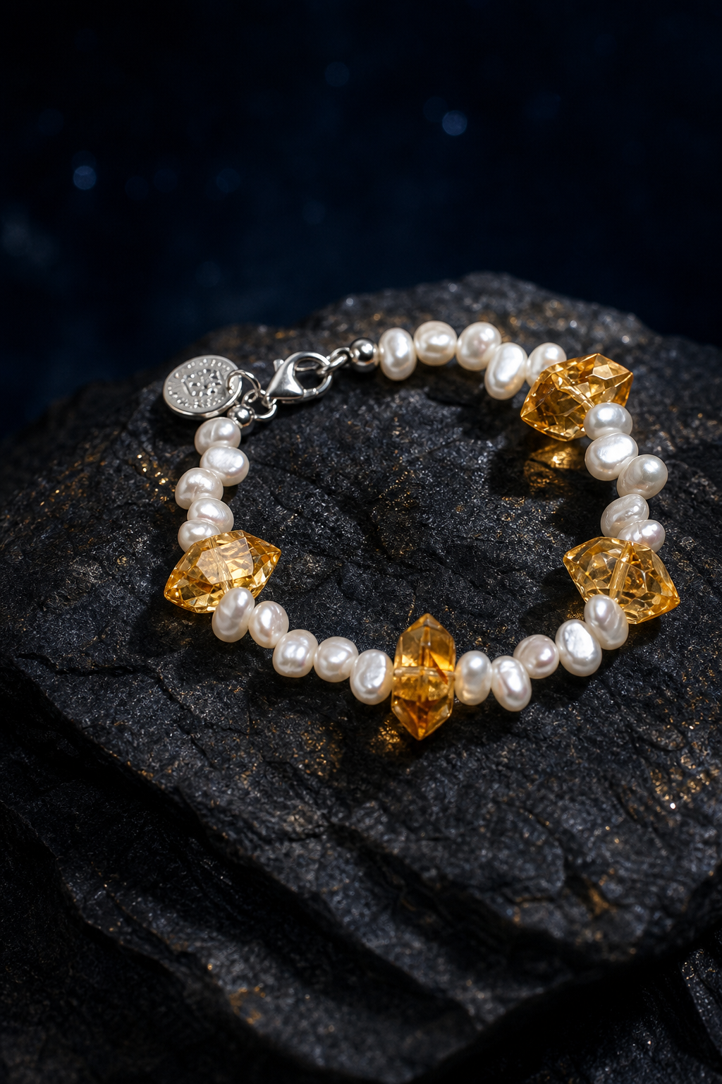 Golden Tide Citrine Pearl Bracelet side or closure detail