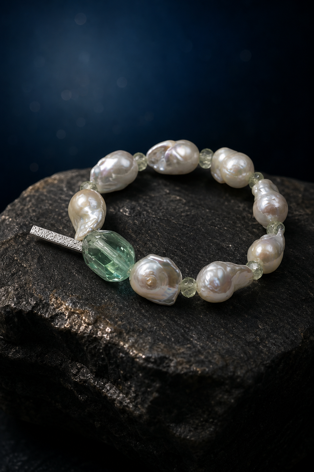 Moss Tide Prehnite Pearl Bracelet side or closure detail