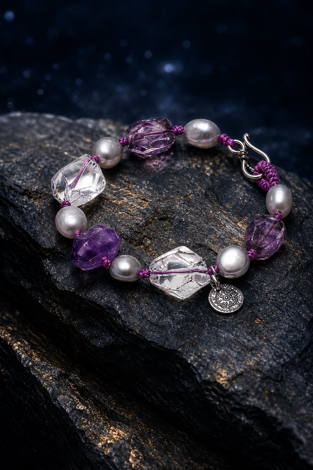 Violet Mist Amethyst Pearl Bracelet side or closure detail