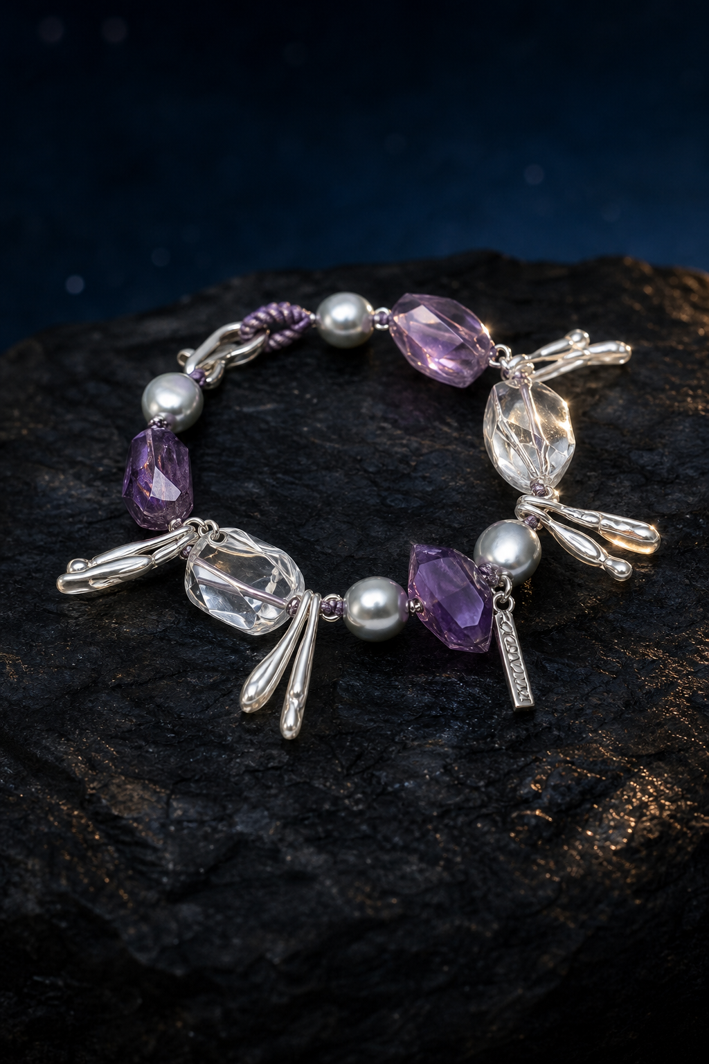 Violet Tide Amethyst Pearl Bracelet (14.5 / 15 / 16 cm) angled three-quarter product view