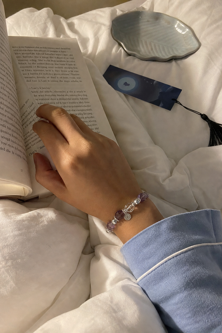 Frost Violet Quartz Pearl Bracelet worn by a customer